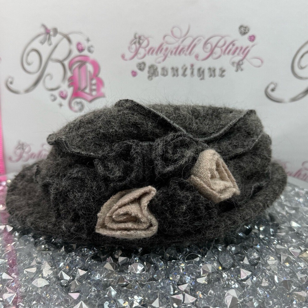 Canadian hat 1918 100% wool Gray Wool Felt Women's Beret Hat with floral Accent